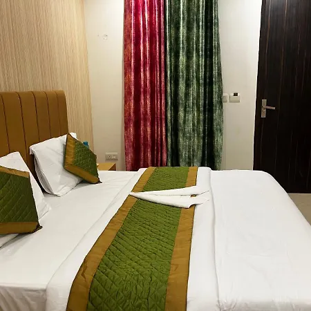 Roomquet Comfort Inn Prayagraj Exterior photo