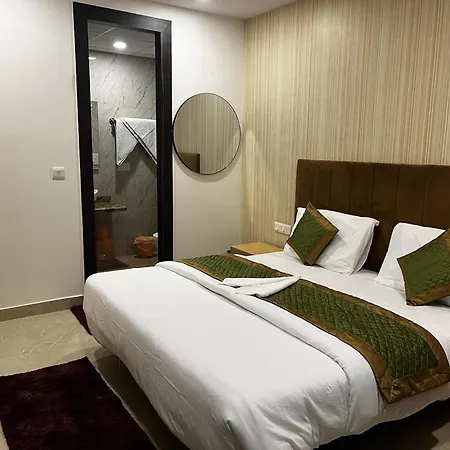 Roomquet Comfort Inn Prayagraj Exterior photo