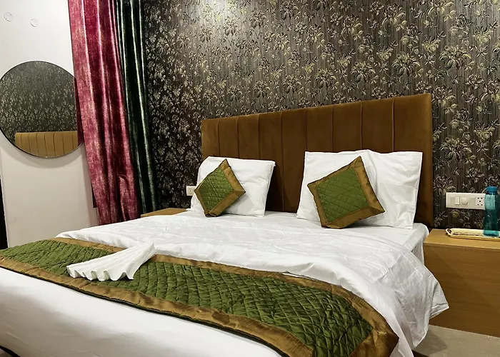 Roomquet Comfort Inn