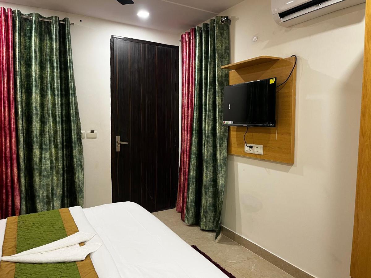 Roomquet Comfort * Prayagraj